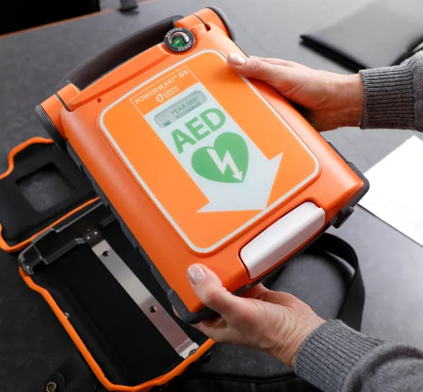 Der-AED-Experten-Service-der-Starmedic-GmbH-Anleitung